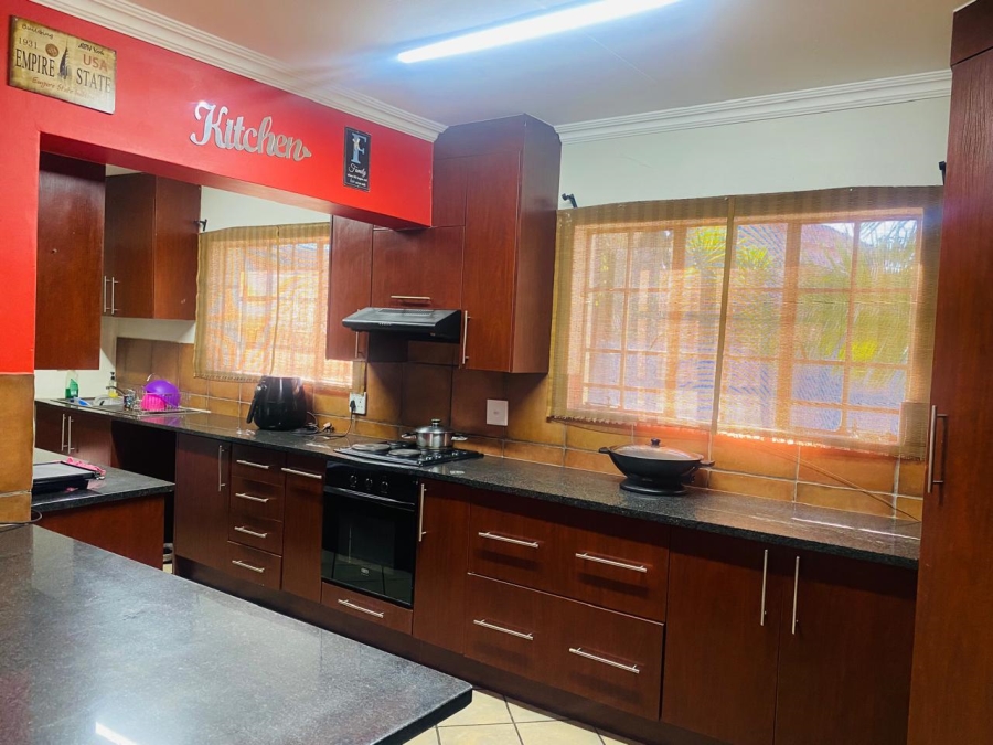 3 Bedroom Property for Sale in Waterkloof East North West